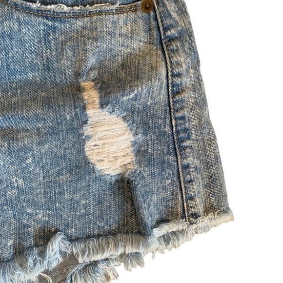 Vintage GUESS button fly raw hem high rise distressed size 28 short shorts - Picture 4 of 8